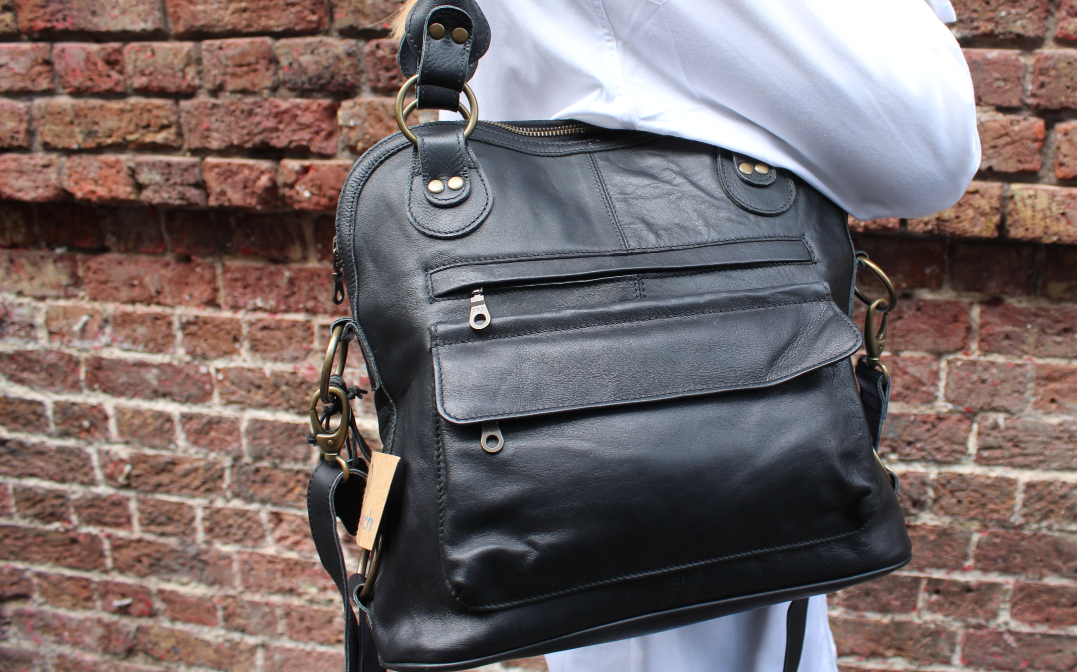 Where to Buy Tote Bags for Women in the UK